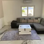 Bas De Composee D'un 3 Pieces Et D'un Avec Piscine Privee * Villeneuve-Loubet