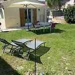 Bas De Composee D'un 3 Pieces Et D'un Avec Piscine Privee Dom wakacyjny Villeneuve-Loubet