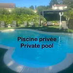 Bas De Composee D'un 3 Pieces Et D'un Avec Piscine Privee Dom wakacyjny