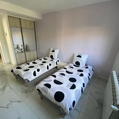 بيت للعطل Bas De Composee D'un 3 Pieces Et D'un Avec Piscine Privee *