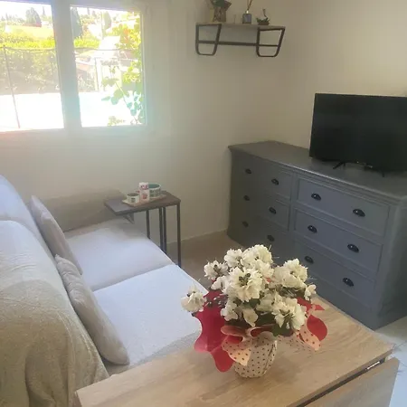 Prázdninový dům Bas De Composee D'un 3 Pieces Et D'un Avec Piscine Privee Villeneuve-Loubet