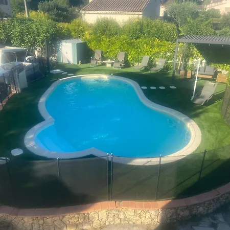 Vakantiehuis Bas De Composee D'un 3 Pieces Et D'un Avec Piscine Privee Villeneuve-Loubet